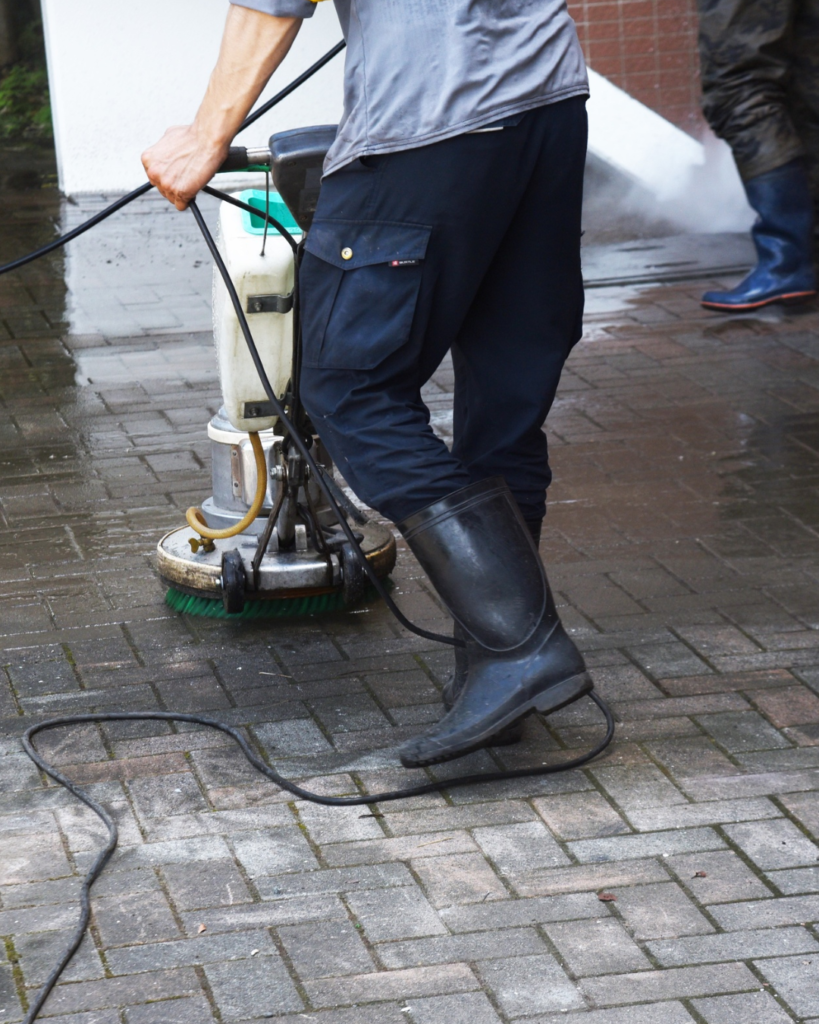 deep tile cleaning machine removing dirt from floor tiles in Queensland